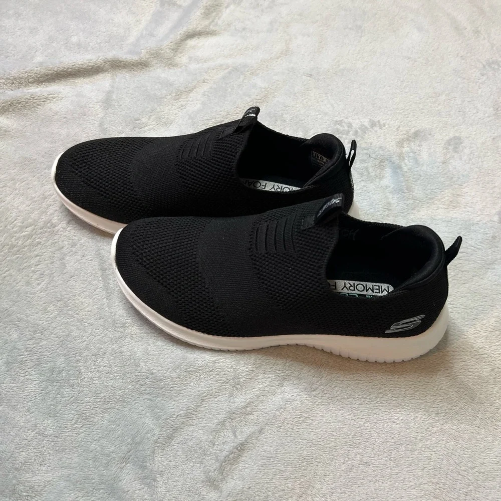 NWOT Skechers Memory Foam Slip On Tennis Shoes - Picture 2 of 8